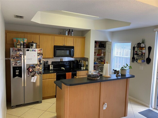 Building Photo - 4964 Leeward Ln