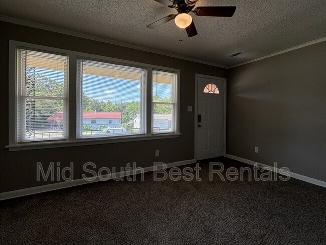 Building Photo - 6 Whitmore Cir