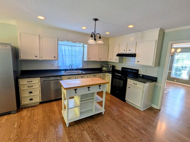 Foto del edificio - 6913 Crandall Ct