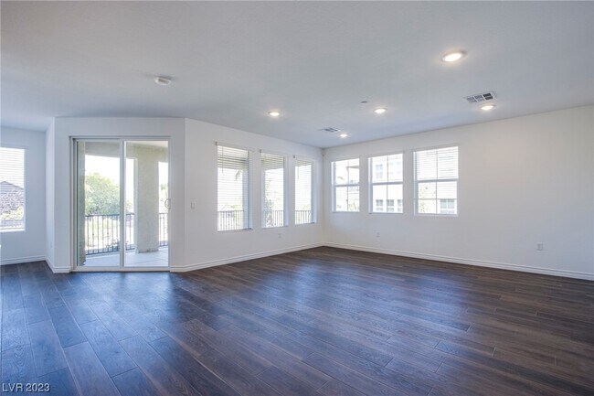 Building Photo - 2555 Hampton Rd