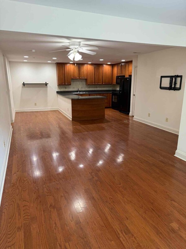 Foto principal - 203 Madison Ln S E