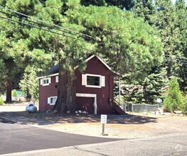 Building Photo - 233 Peninsula Dr