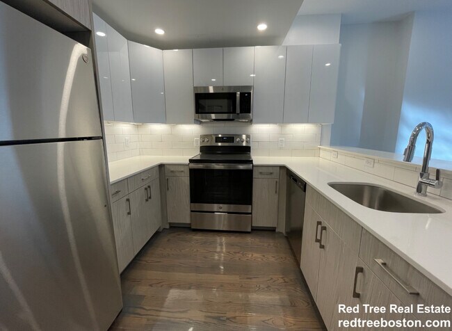 Foto del edificio - 1402 Beacon St