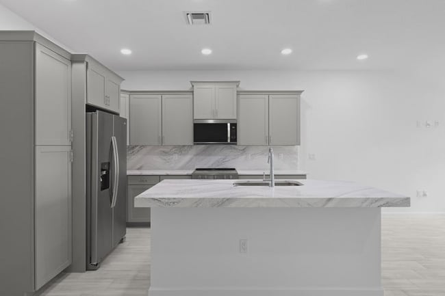 Foto del edificio - 4616 Longwood Lk Sq