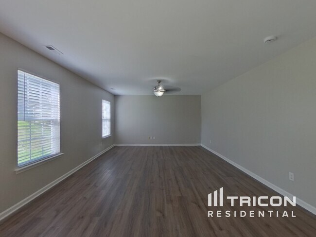 Foto del edificio - 2496 Ivy Creek Frd