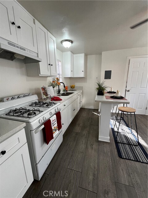 Building Photo - 4518 Normandie Ave