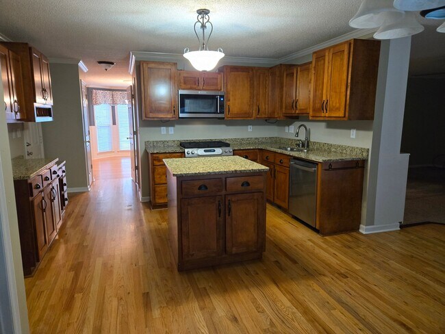 Building Photo - 112 Ramble Cir