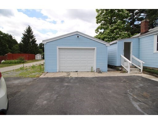 Building Photo - 356 North Rd
