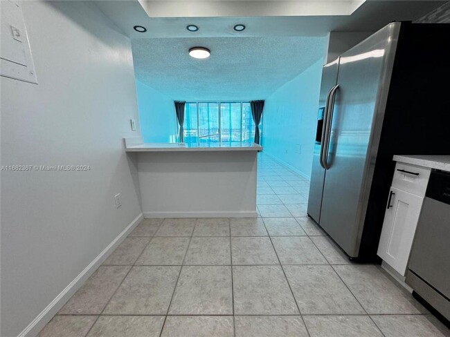 Building Photo - 1 bedroom in Aventura FL 33160