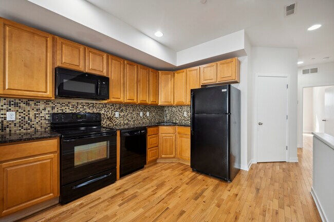 Kitchen - 2638 Federal St