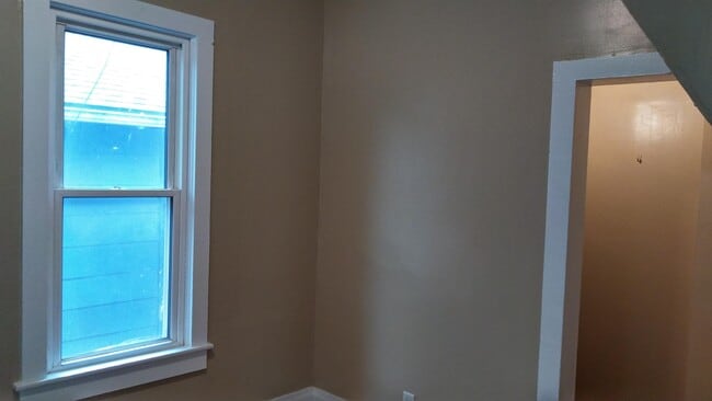 Building Photo - 1108 N Logan St