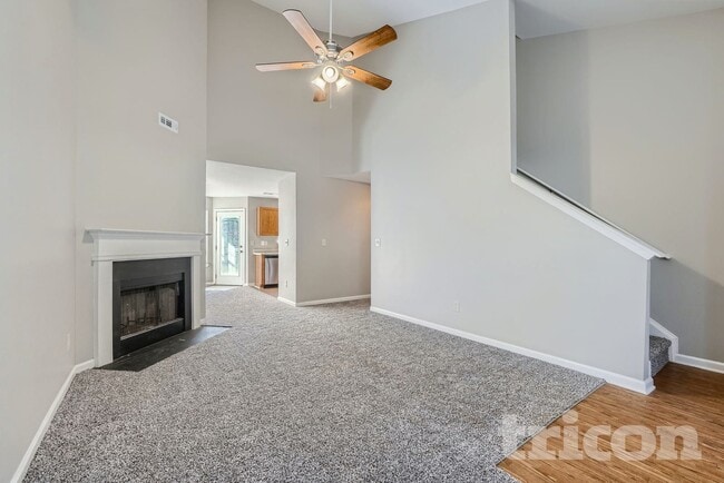 Foto del edificio - 5819 Twin Brook Dr