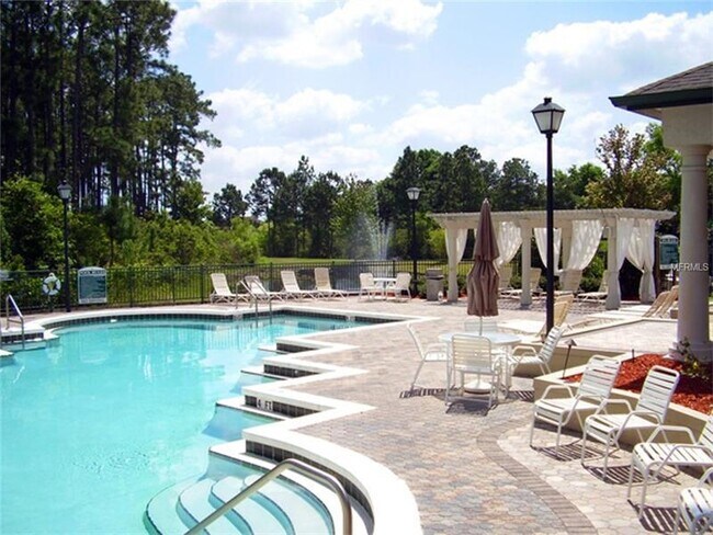 Building Photo - Beautiful 1/1 Wood Floors Condo at The Cre...