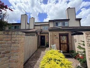 Building Photo - 726 Country Pl Dr