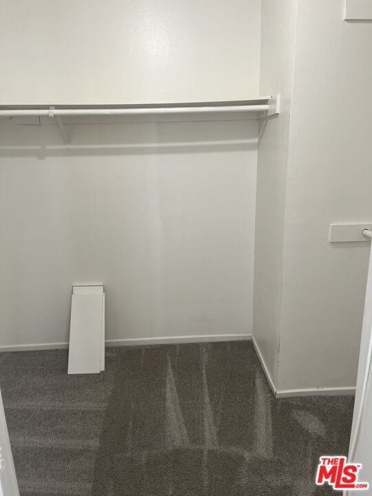 Building Photo - 849 E Victoria St