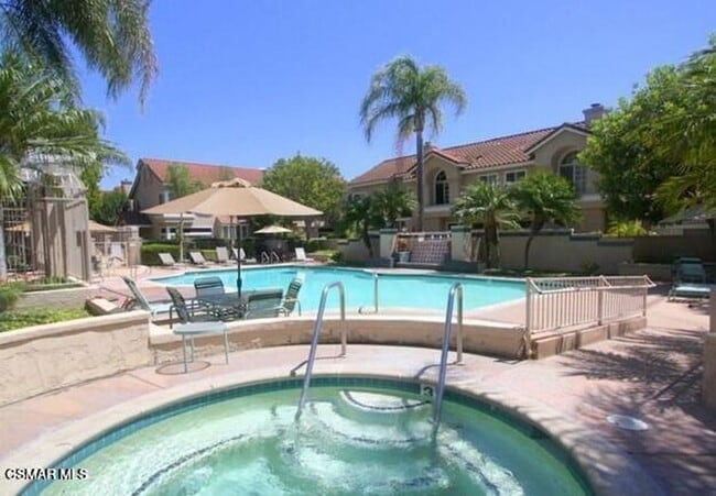 Foto del edificio - Located in beautiful Wood Ranch, this home...