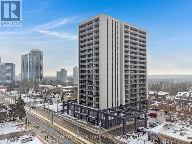 Building Photo - 741 King St W