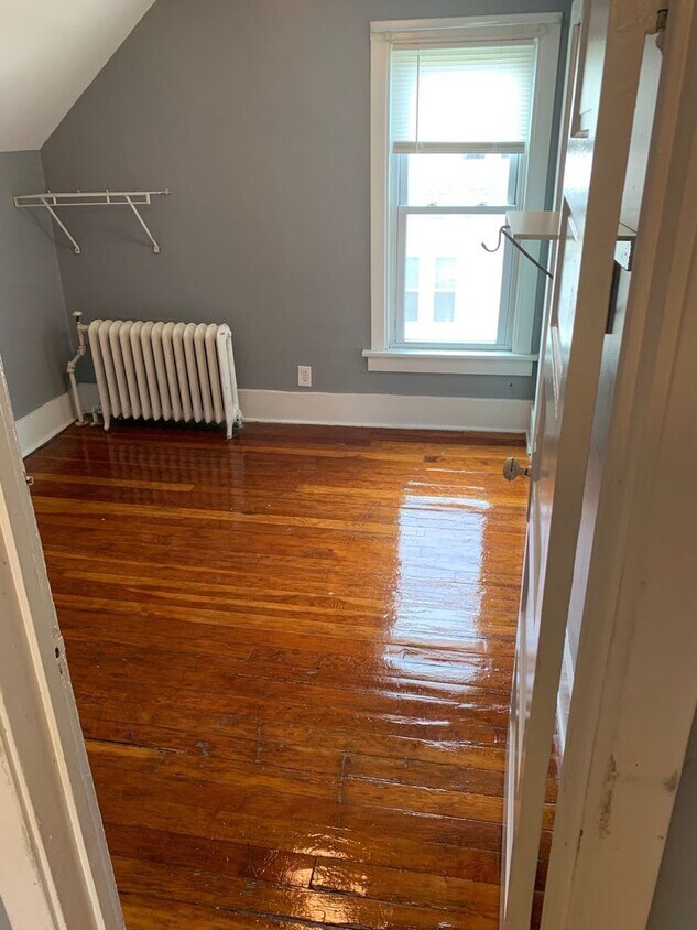 Foto principal - 1026 E Main St