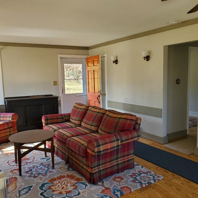 Foto del edificio - 1098 Creek Rd