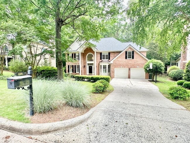 Building Photo - Location Location Location!!! Stunning 4 B...