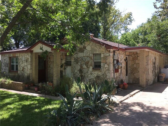 Foto del edificio - 507 Middle Ln