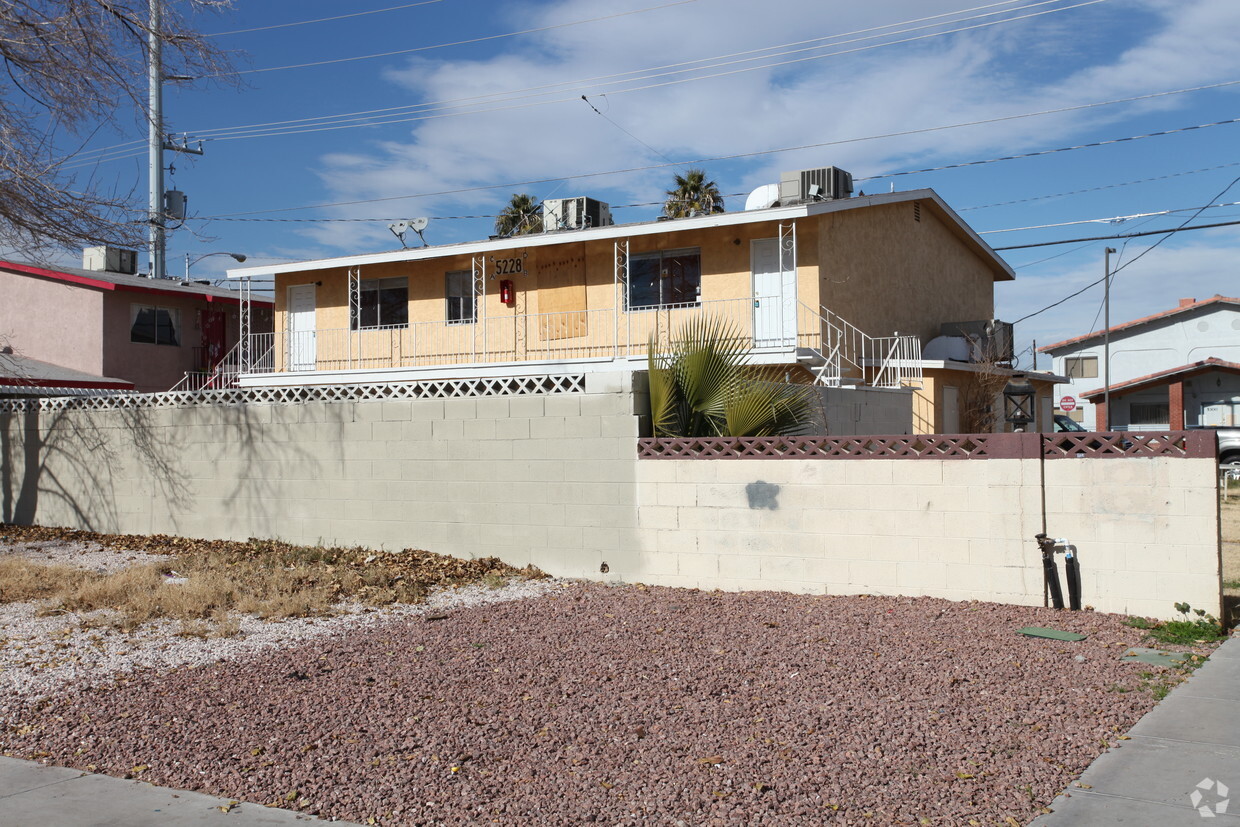 Building Photo - Suburban Heights Apartments