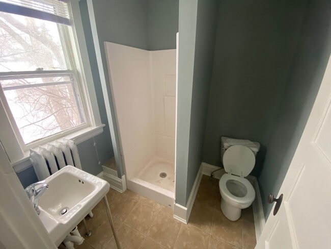 Foto del edificio - 2107-2107 E 5th St