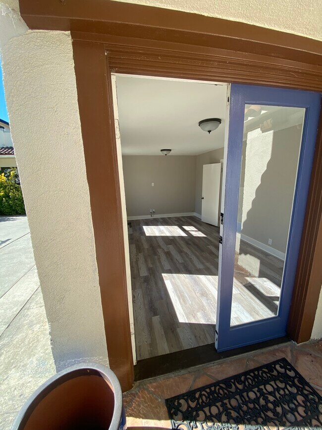 Foto del edificio - 1357 E Orange Grove Blvd