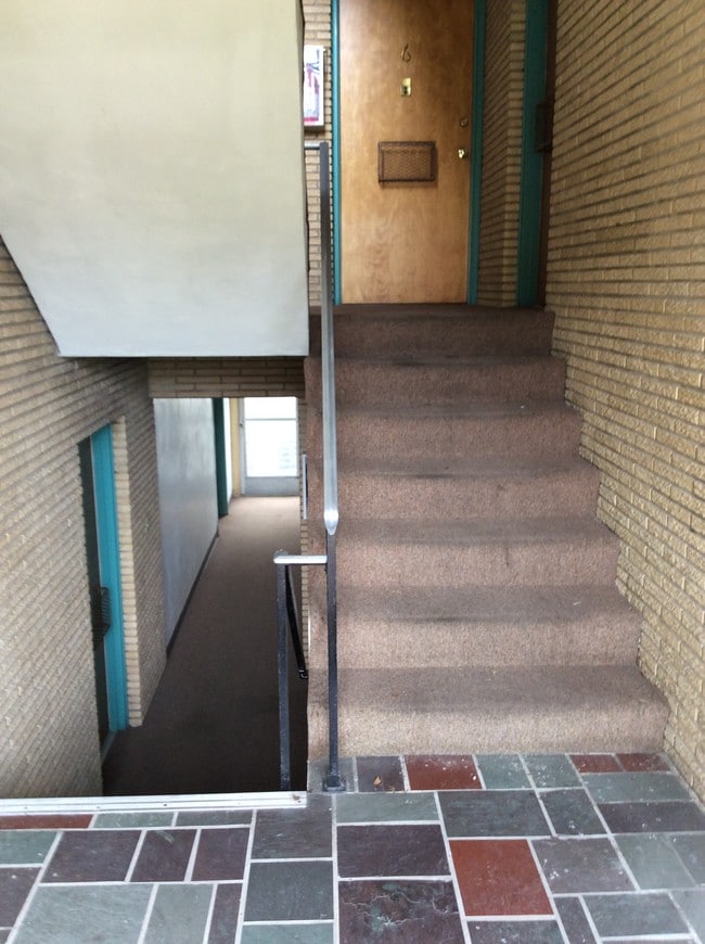 Building Photo - 3302 Camvic Terrace