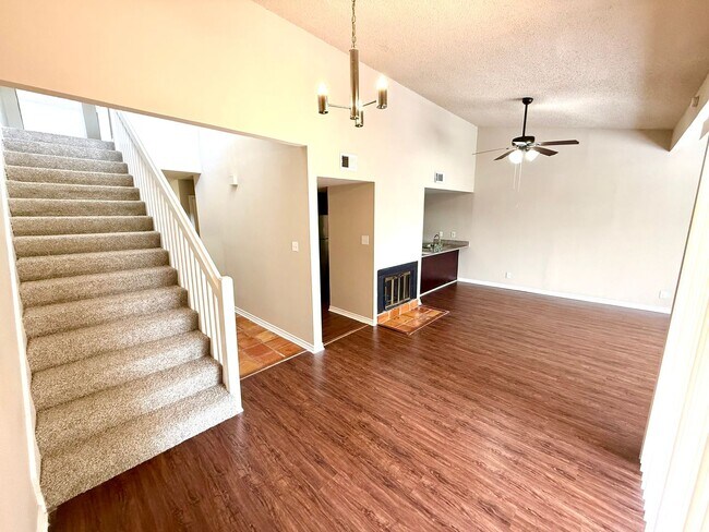 Foto del edificio - **APPLICATION RECEIVED** **MOVE-IN SPECIAL...