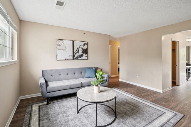 Foto del edificio - 635 Kenridge Pkwy