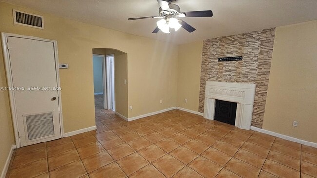 Building Photo - 1848 Madison St