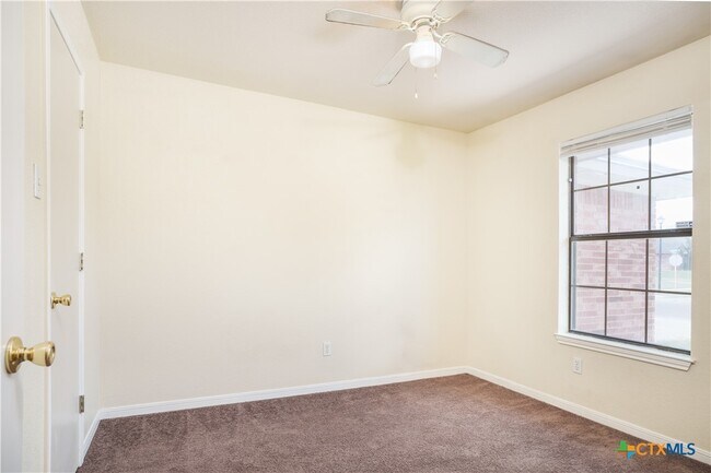 Building Photo - 4501 Embers Dr