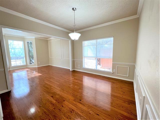 Building Photo - 705 Pine Lakes Dr