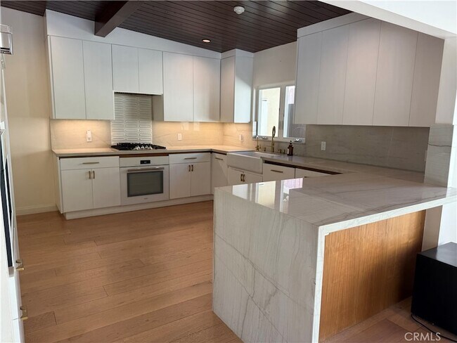 Foto del edificio - 940 Crestview Dr