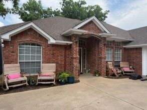 Building Photo - 9020 Monticello Dr