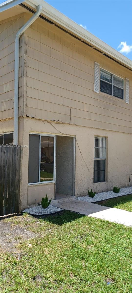 Building Photo - 7956 SW 7th Ct