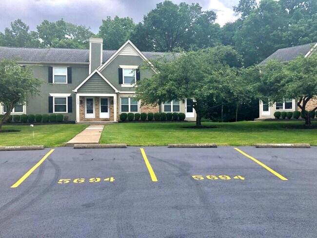 Foto del edificio - 5694 Crossing Ct