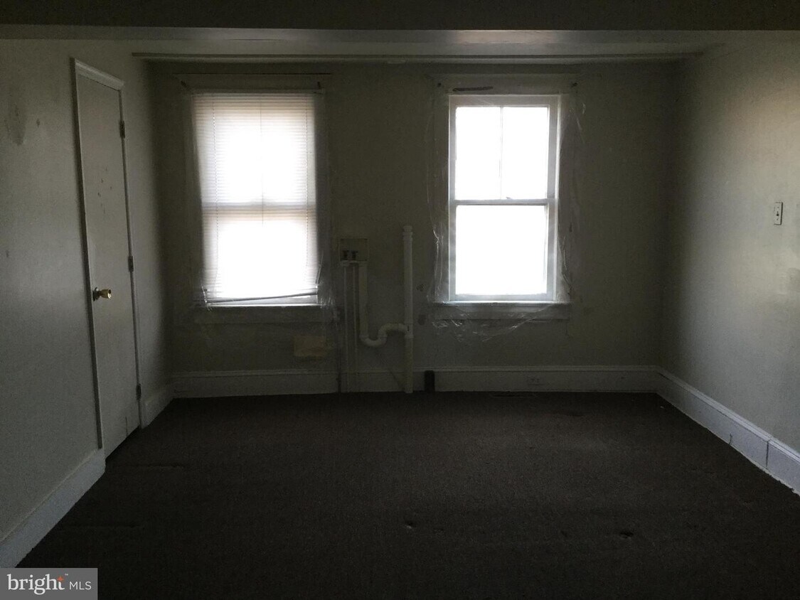 Primary Photo - 126 W North St