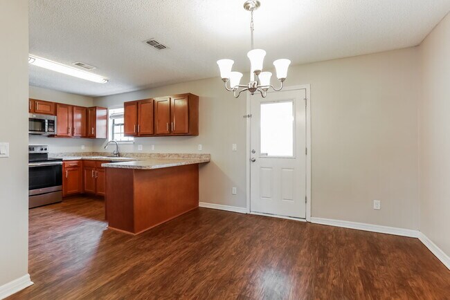 Building Photo - 625 Harrington Ln