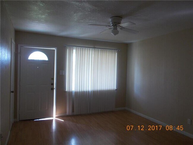 Foto del edificio - 112 Myra Lou Ave