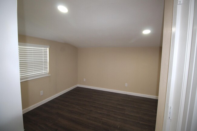 Foto del edificio - 449 Cherry Creek Ln