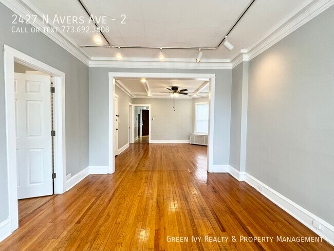 Foto del edificio - 2427 N Avers Ave