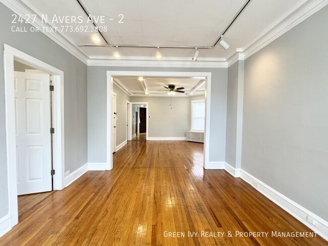 Building Photo - 2427 N Avers Ave