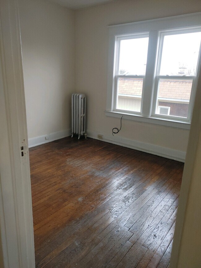 Bedroom 1 - 1 Davis St