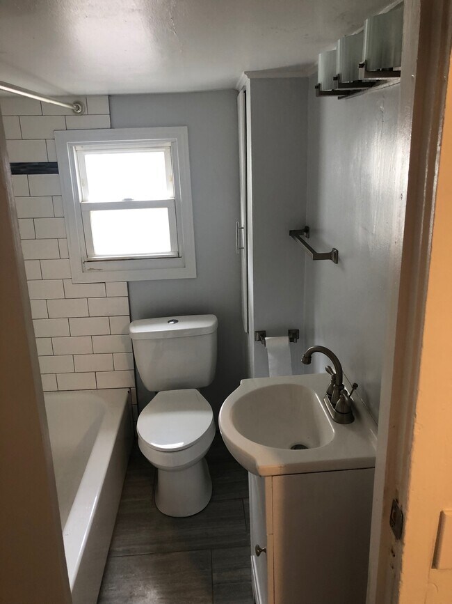 484 Caroline Street, Rochester, NY 14620 Apartments in Rochester, NY