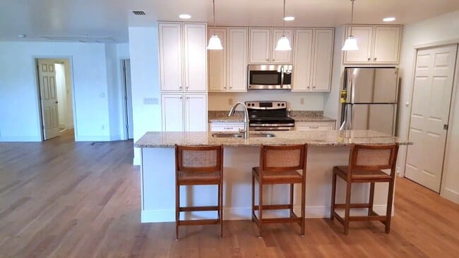 Foto del edificio - 827 Hemlock St