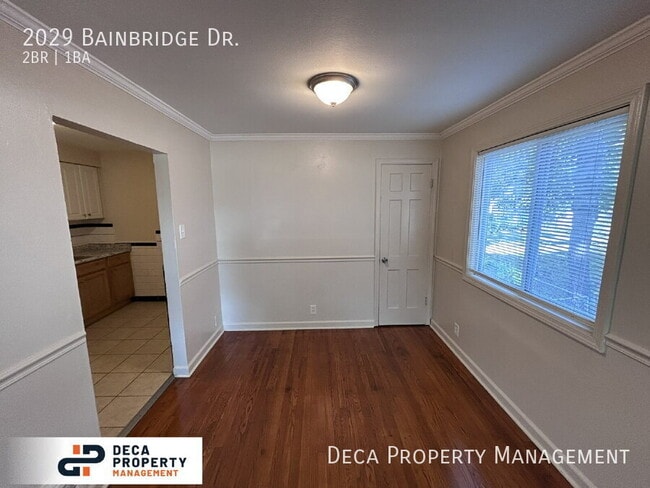 Foto del edificio - 2029 Bainbridge Dr