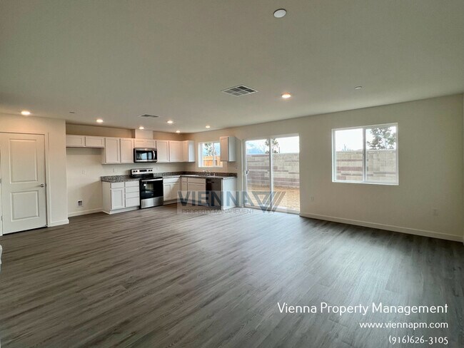 Building Photo - 2041 Shady Tree Cir