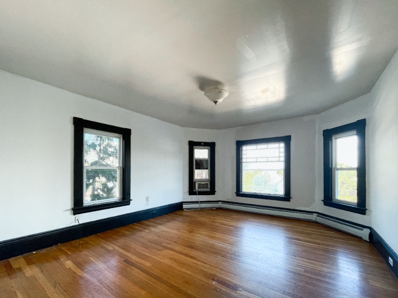 114 Ames St Unit 2, Lawrence, MA 01841 Room for Rent in Lawrence, MA